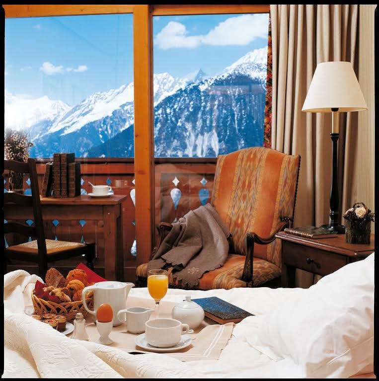 Grand Hotel Au Rond Point Des Pistes 쿠쉐벨 외부 사진